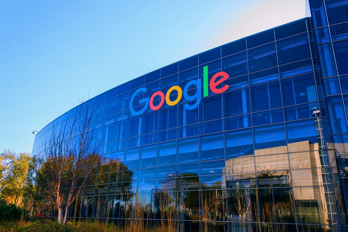 Працівники Google ще рік працюватимуть з дому