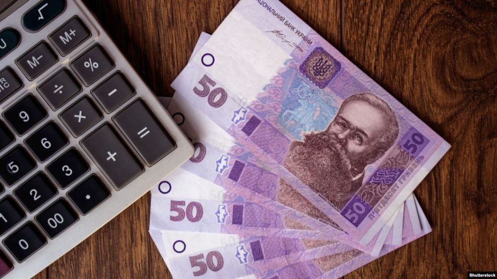 Більше ніж 5 мільйонів українців живуть та працюють за межами рідної країни.