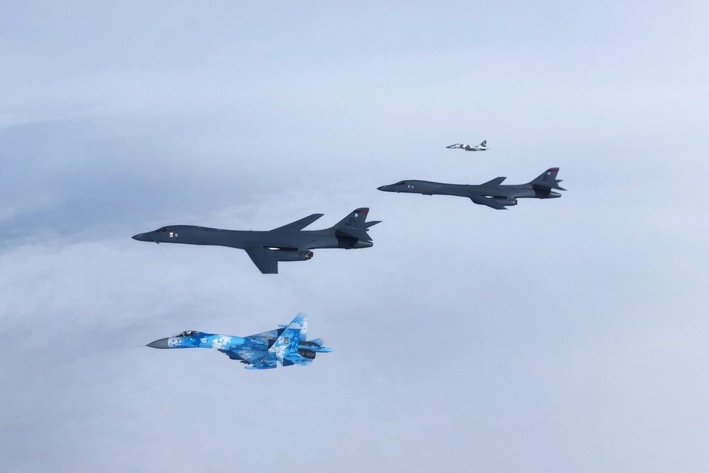 Військові літаки США вперше увійшли в повітряний простір України