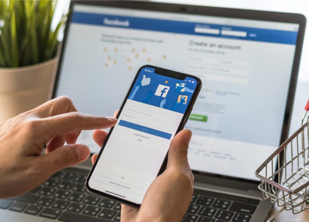 Facebook видалятиме пости, що заперечують Голокост