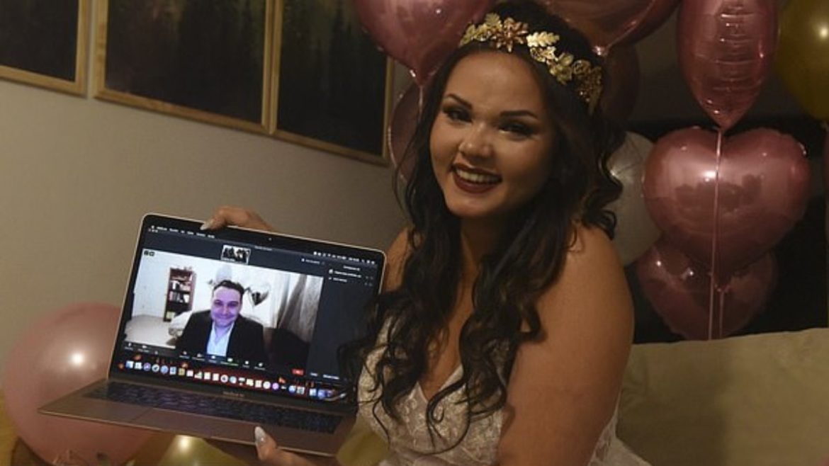 У світі відбулось перше онлайн весілля (Відео)
