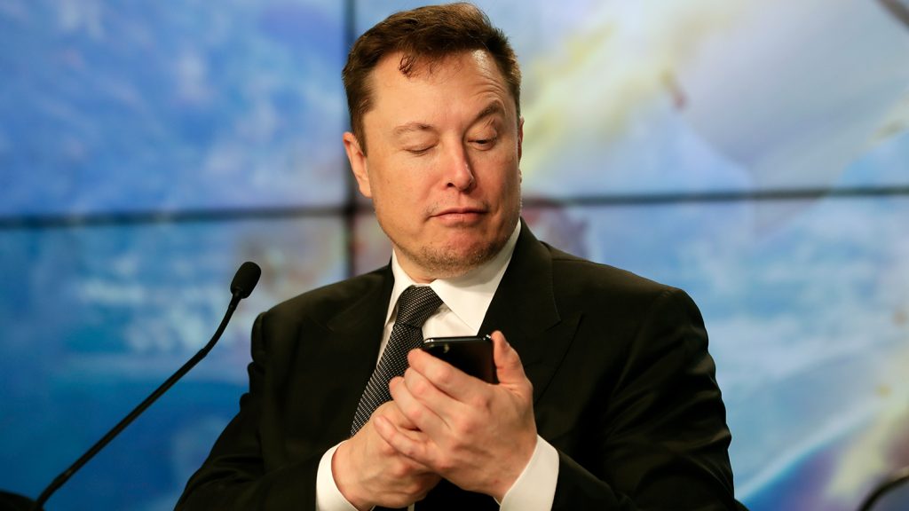 У мережі показали перший смартфон компанії TESLA (Фото)