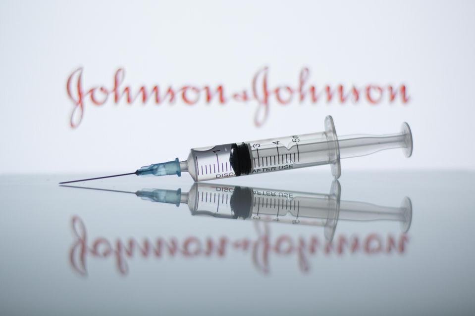 В Америці закрили два центри вакцинації Johnson & Johnson через побічні реакції