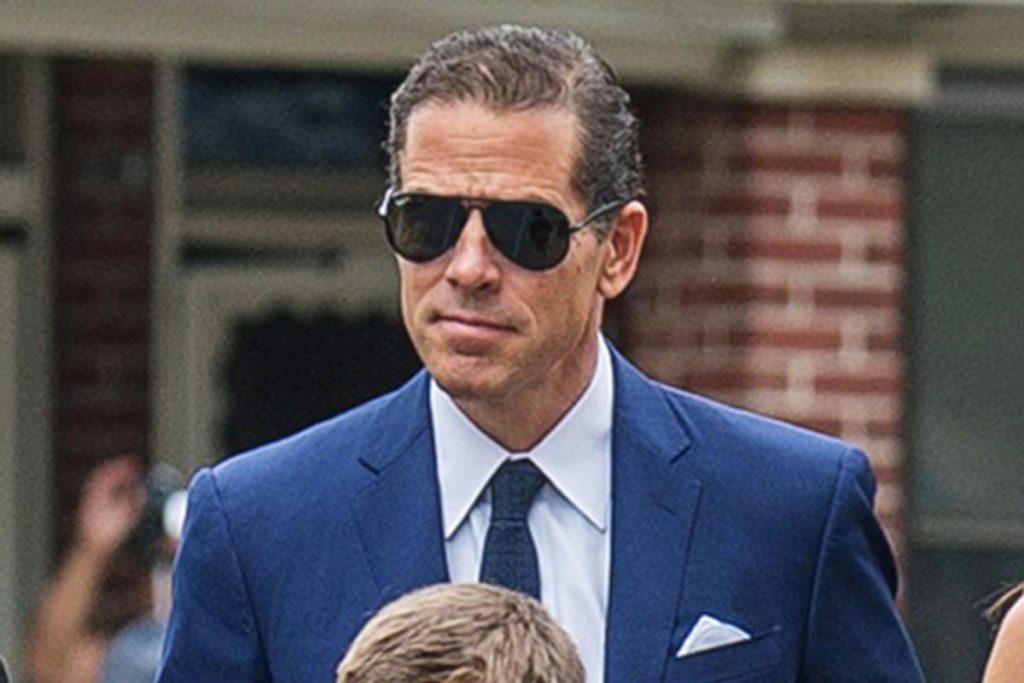 Син Байдена випустив мемуари, де згадав про Україну