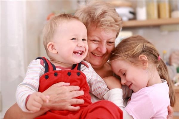 Деякі категорії жінок в Україні можуть виходити на пенсію вже в 50 років