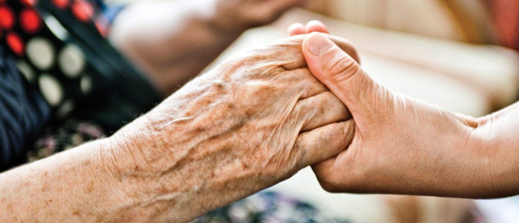 Українців зобов’яжуть утримувати літніх батьків