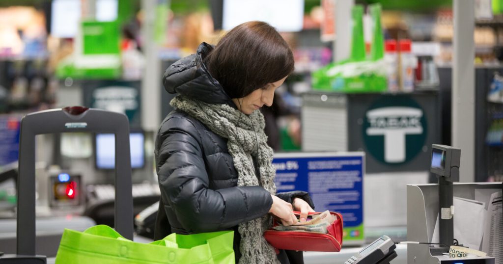 Українці найбільше витрачаються на продукти та ліки