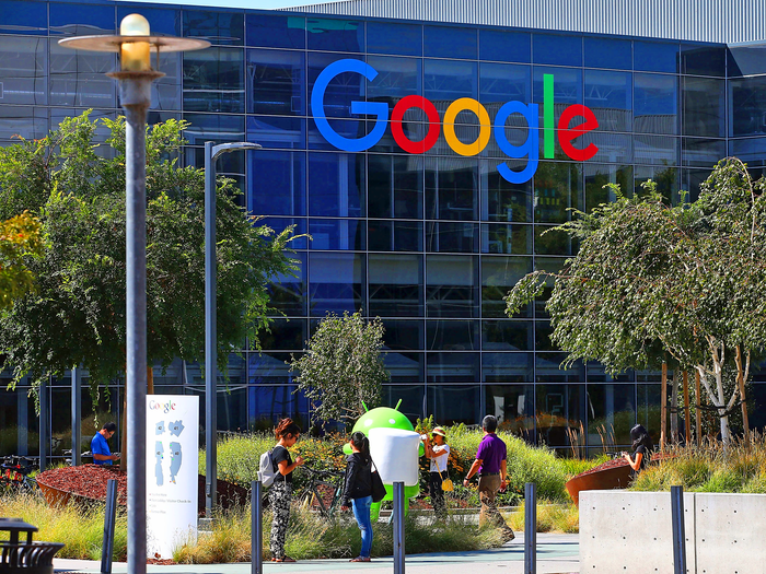 Google звільнятиме невакцинованих працівників