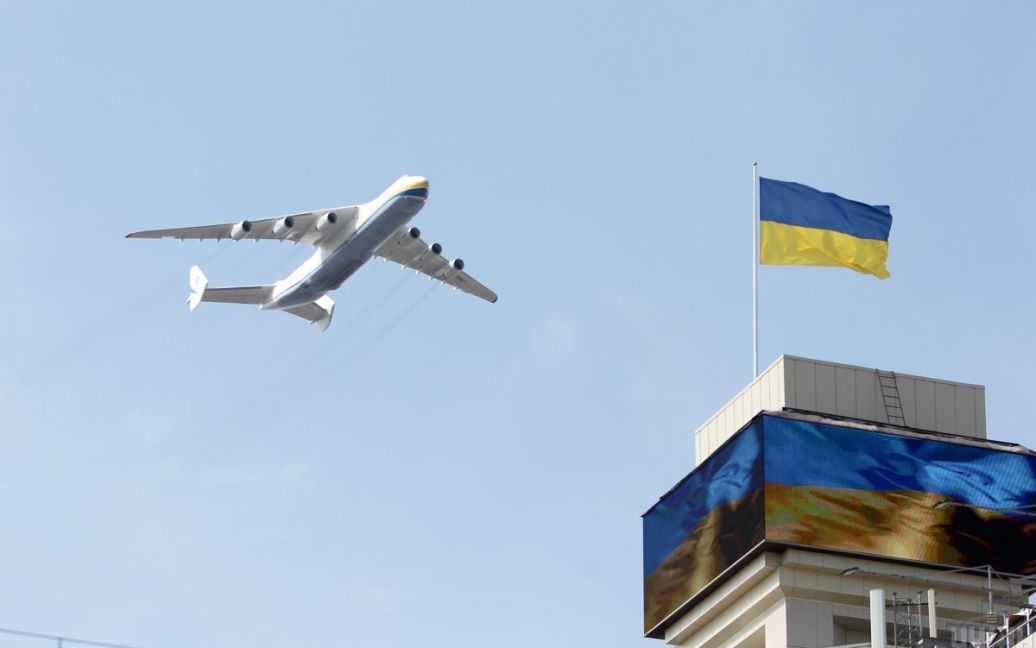 Стратегічний літак-розвідник США вперше пролетів над Україною