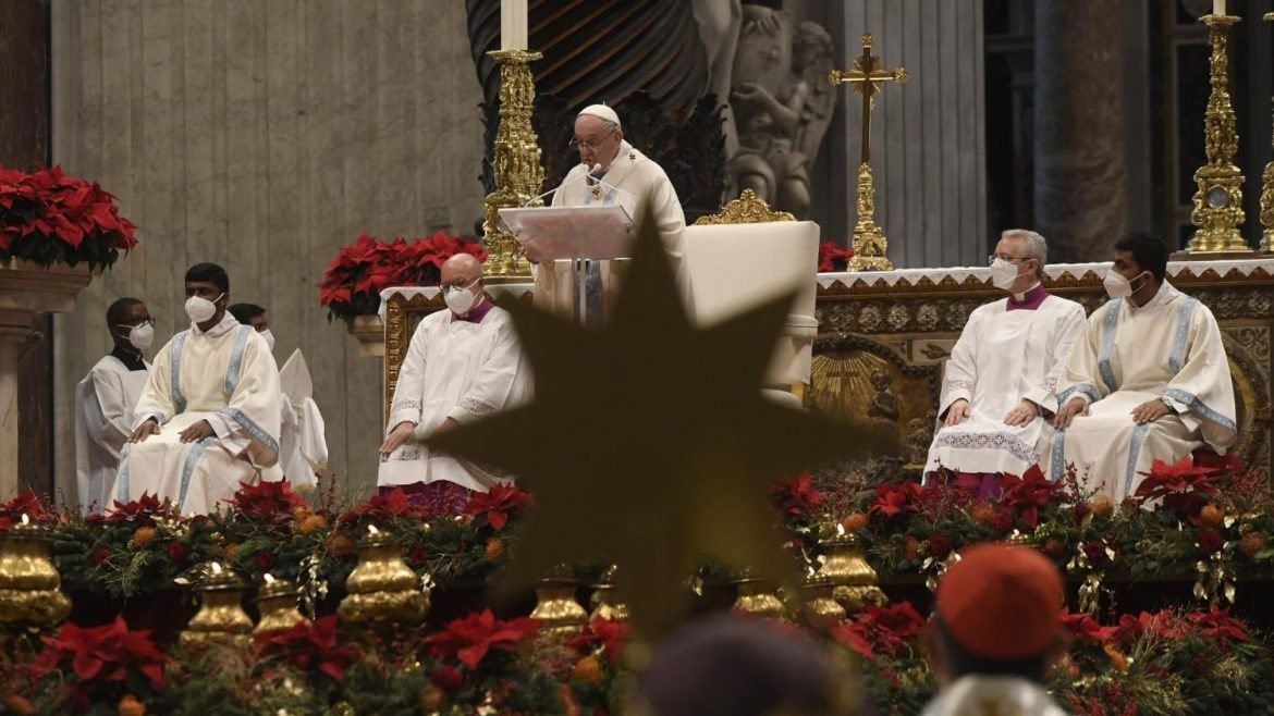 У своїй першій проповіді 2022року Папа Римський закликав захищати жінок