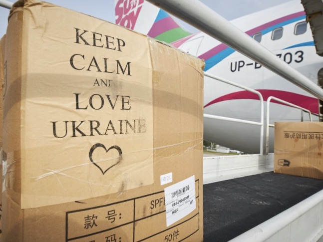В Україні на час воєнного стану діє безвіз для іноземців, які везуть гуманітарну допомогу