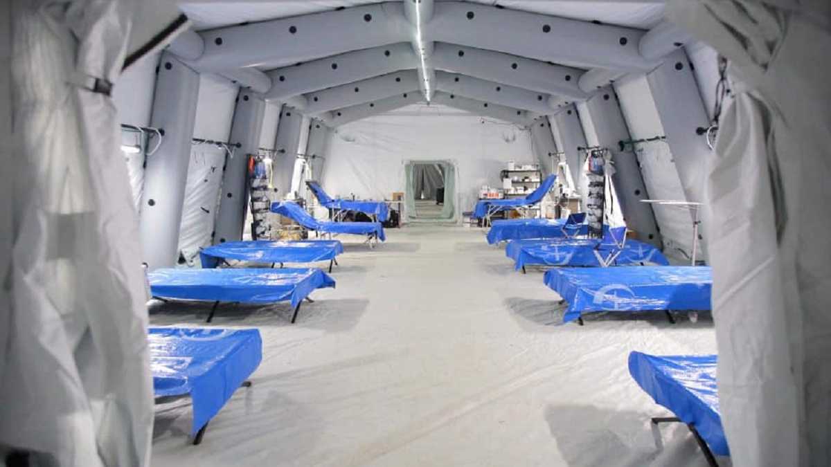 Американські лікарі розгорнули польовий госпіталь в Україні