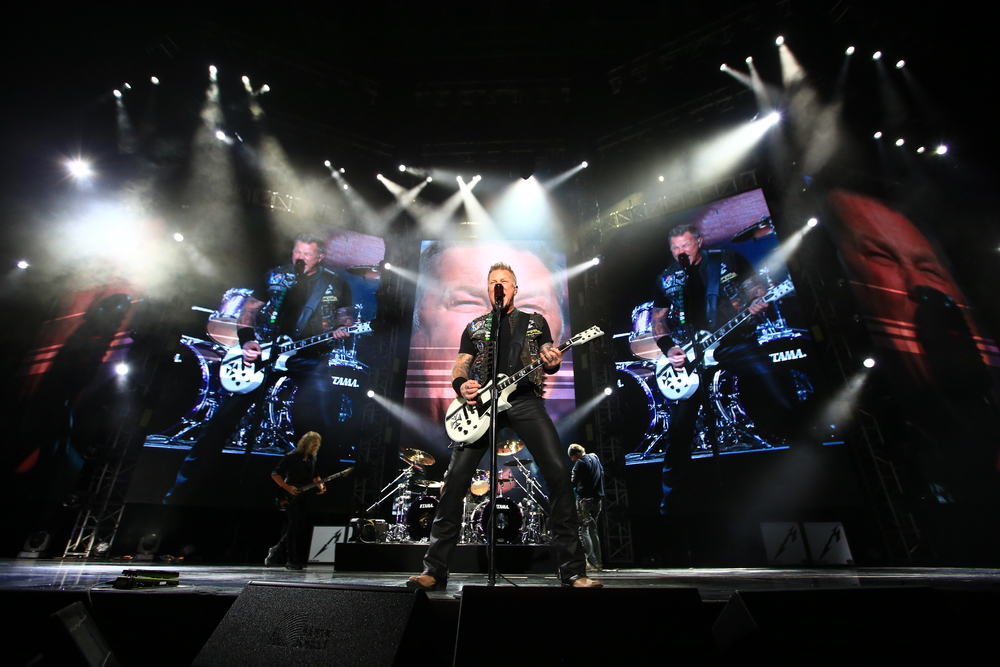 Metallica збирає $1 млн на підтримку України