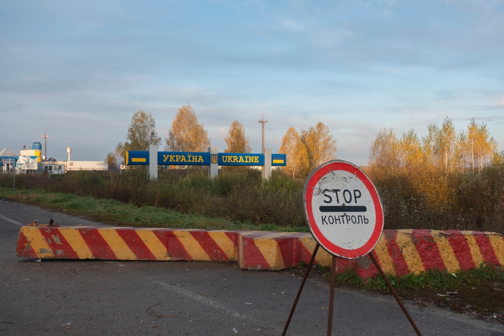 Тисячі українців щодня повертаються на Батьківщину з-за кордону