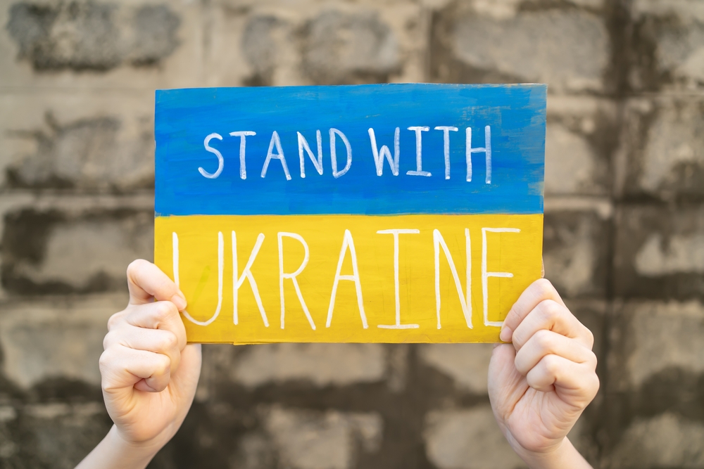 Голлівудський актор та зірка футболу закликали продовжувати міжнародну допомогу Україні