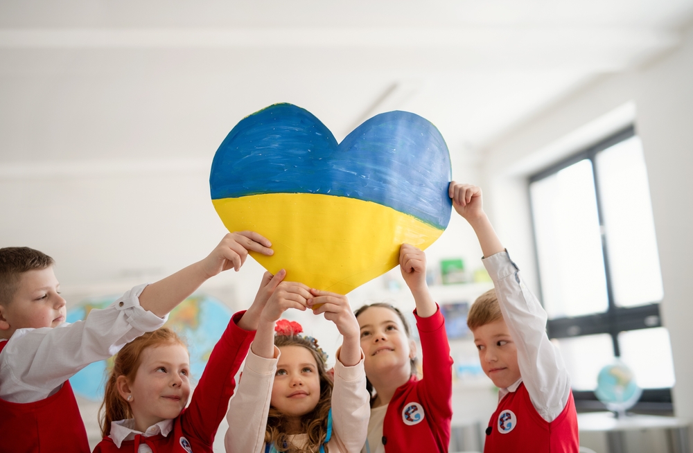 Шкільні округи Сакраменто приймають українських дітей, чиє життя змінила війна