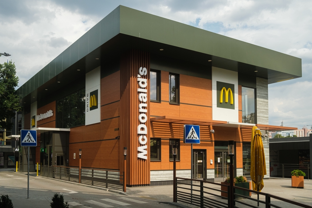 McDonald’s планує поетапне поновлення роботи ресторанів в Україні