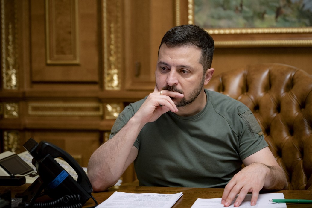 Зеленський поговорив з Байденом та підписав відмову від перемовин з Путіним