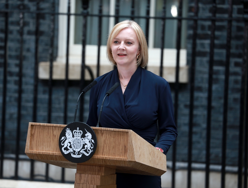Прем’єр-міністр Великої Британії йде у відставку: новим може стати Борис Джонсон