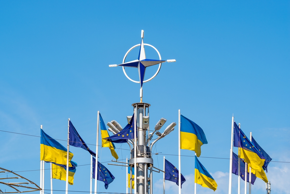 ЄС і НАТО підписали декларацію про посилення співпраці для протидії війні в Україні