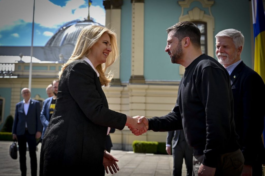 В Україну приїхали президенти Чехії та Словаччини: відвідали зруйновані міста