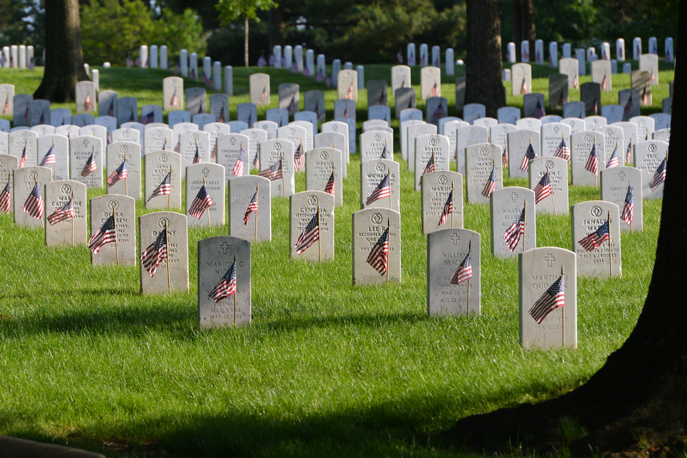 Україна створить меморіал пам’яті захисників на прикладі національного кладовища США