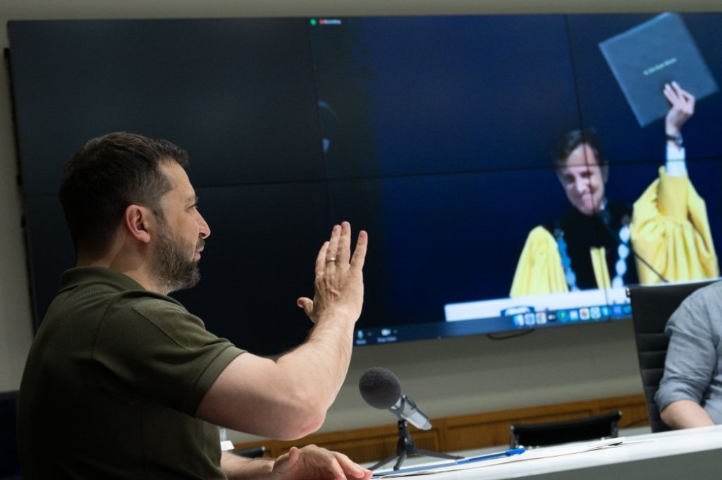 Президент України звернувся до випускників Університету Джонса Гопкінса в США