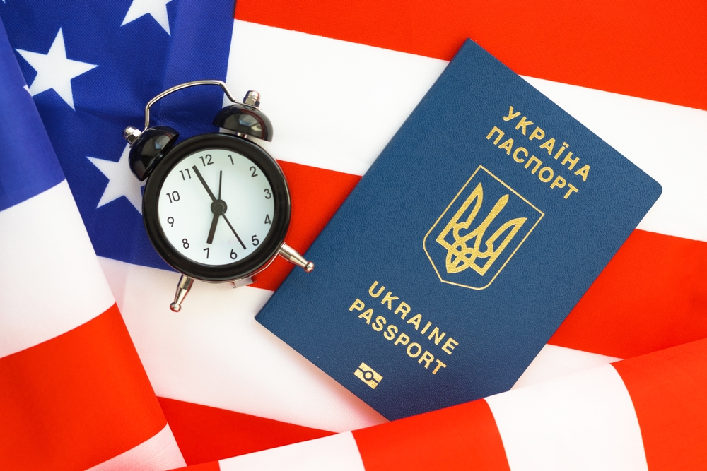 США продовжили та розширили захисний статус для українців до весни 2025 року
