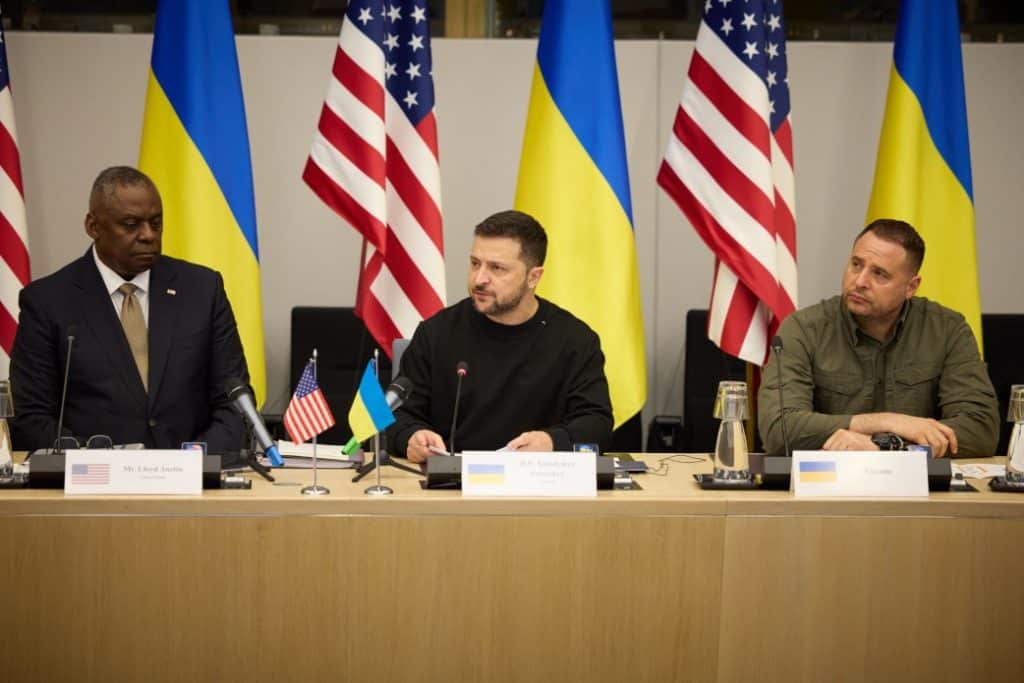 Зеленський вперше особисто взяв участь у «Рамштайні»: головні заяви