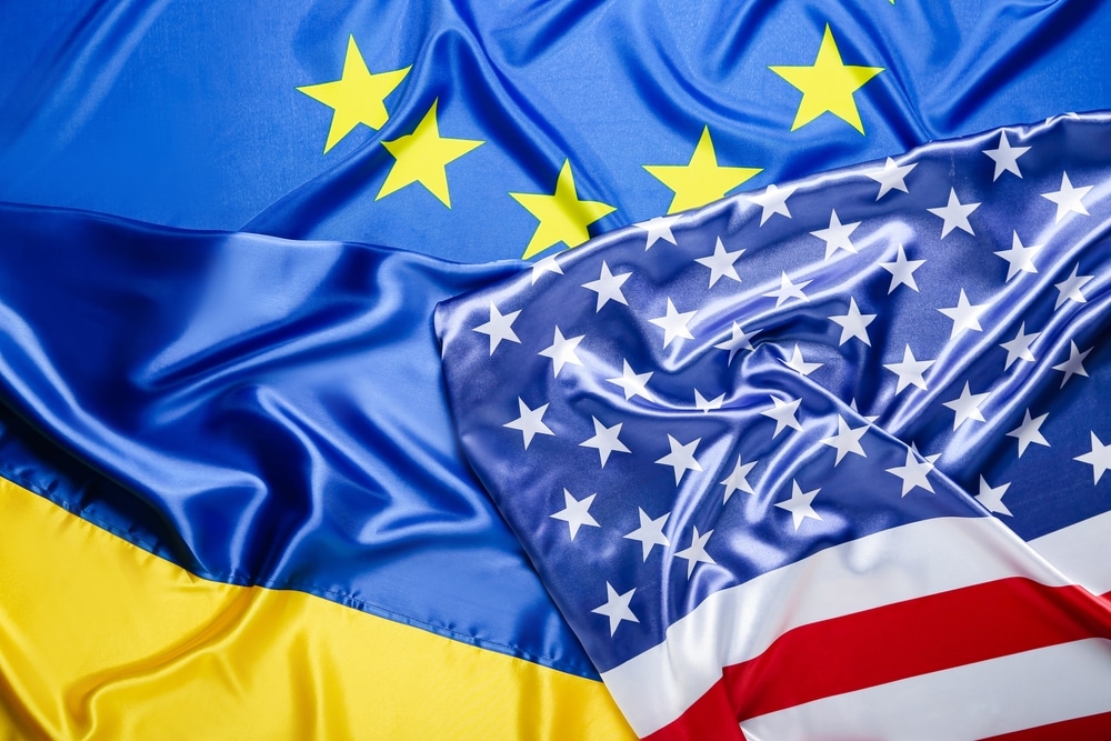 Українці бачать майбутнє із Заходом, але схвалення США знижується: опитування
