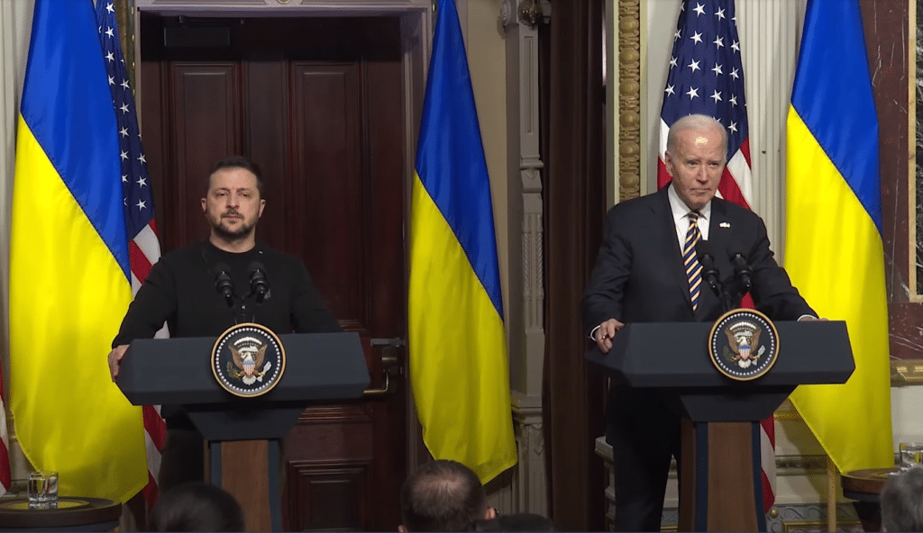 Зеленський повернувся з США та зробив заяву щодо розмови з Байденом