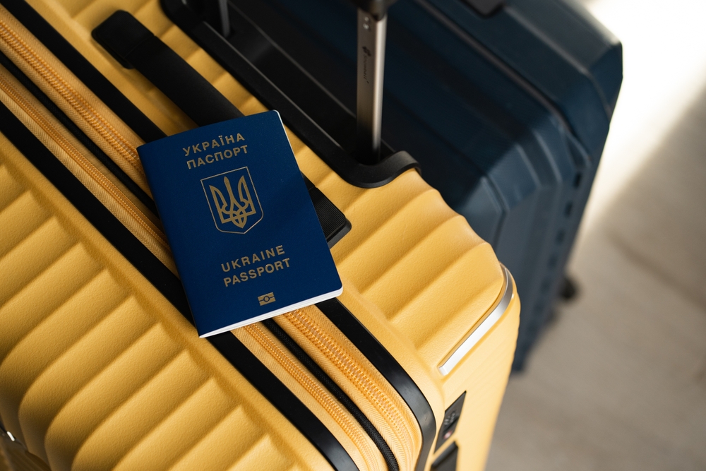 Майже всі громадяни, які виїхали за кордон у 2023 році, повернулися до України
