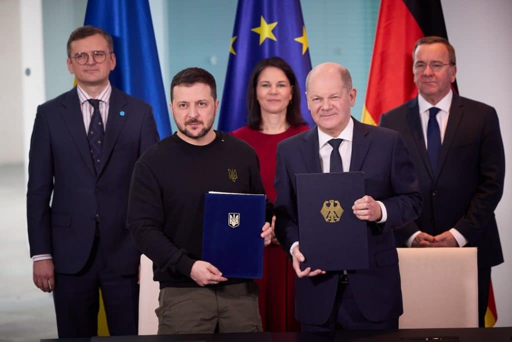 Зеленський і Шольц підписали історичну безпекову угоду, наступний — Макрон
