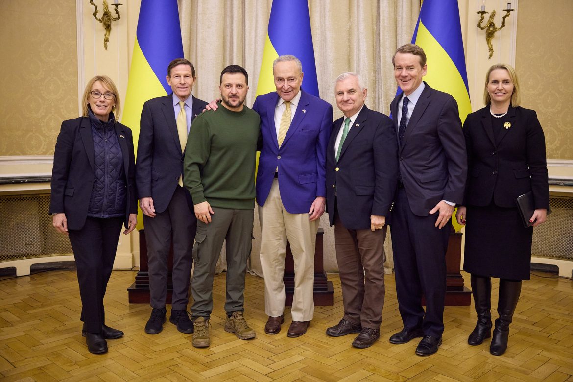 Лідер більшості в Сенаті та група сенаторів зустрілися із Зеленським у Львові