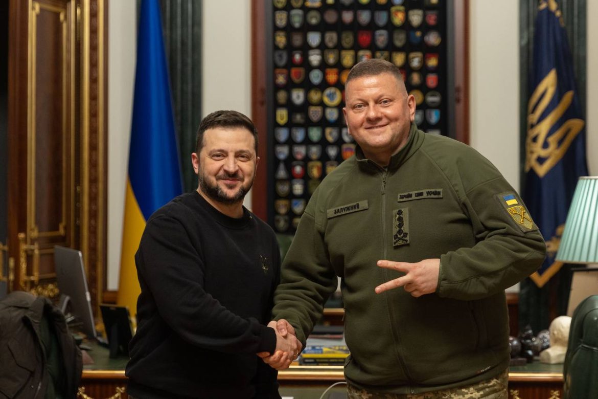 Зеленський звільнив Залужного та призначив нового Головнокомандувача ЗСУ