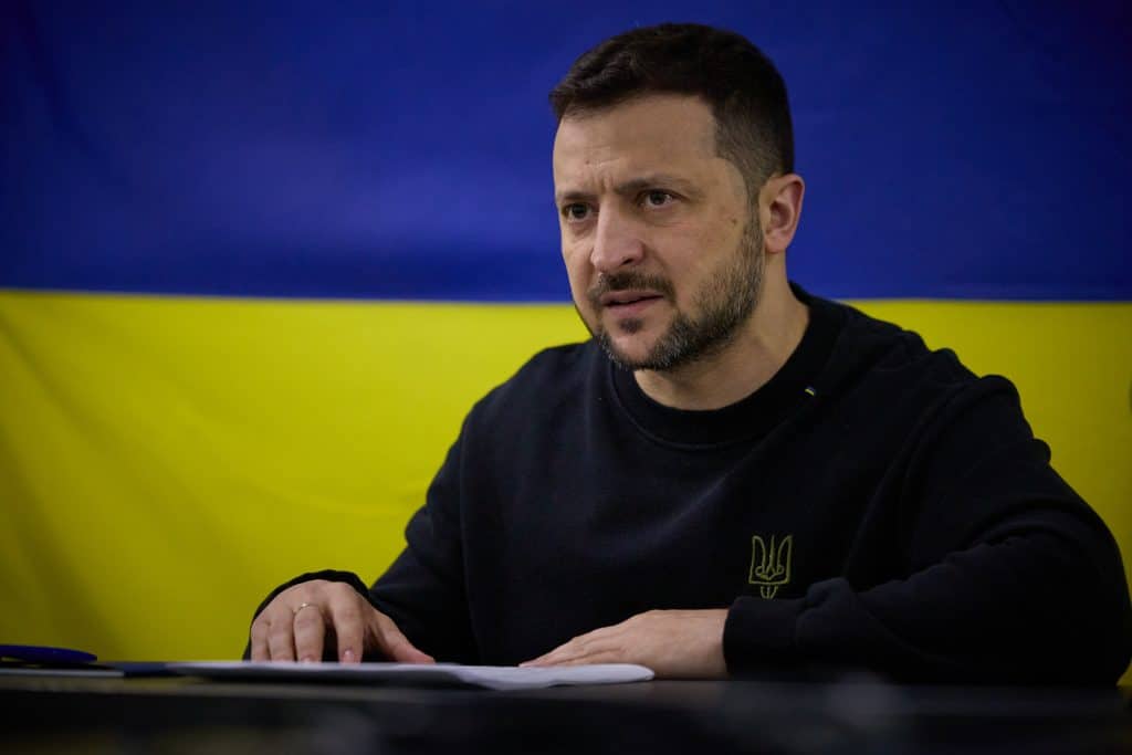 «Протистояти бомбардуванням лише хоробрістю несправедливо»: Зеленський звернувся до НАТО