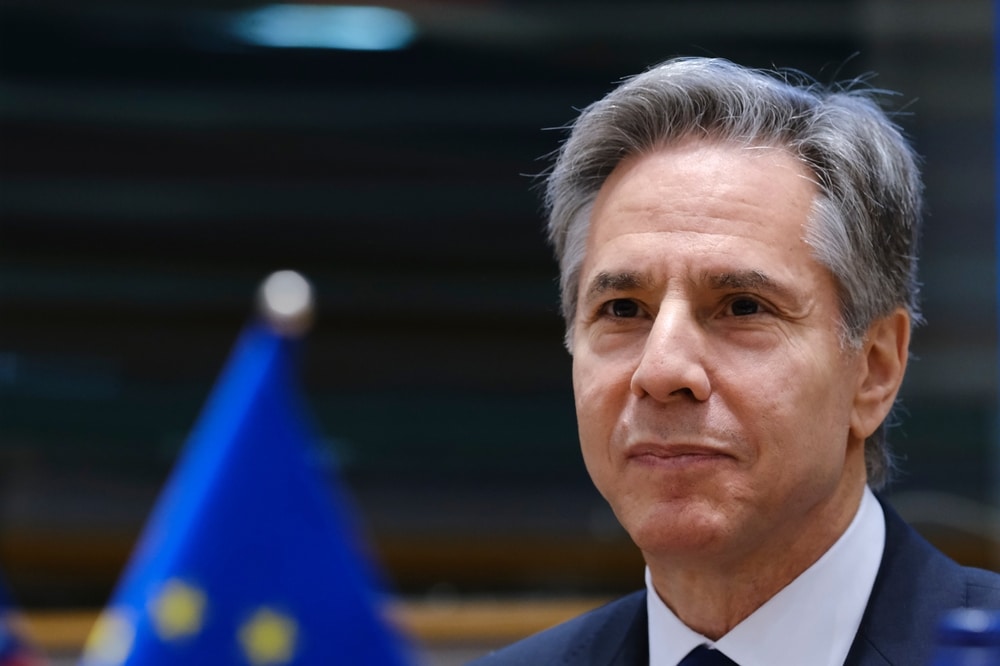 Блінкен заграв рок у барі Києва, викликавши неоднозначну реакцію. Відео