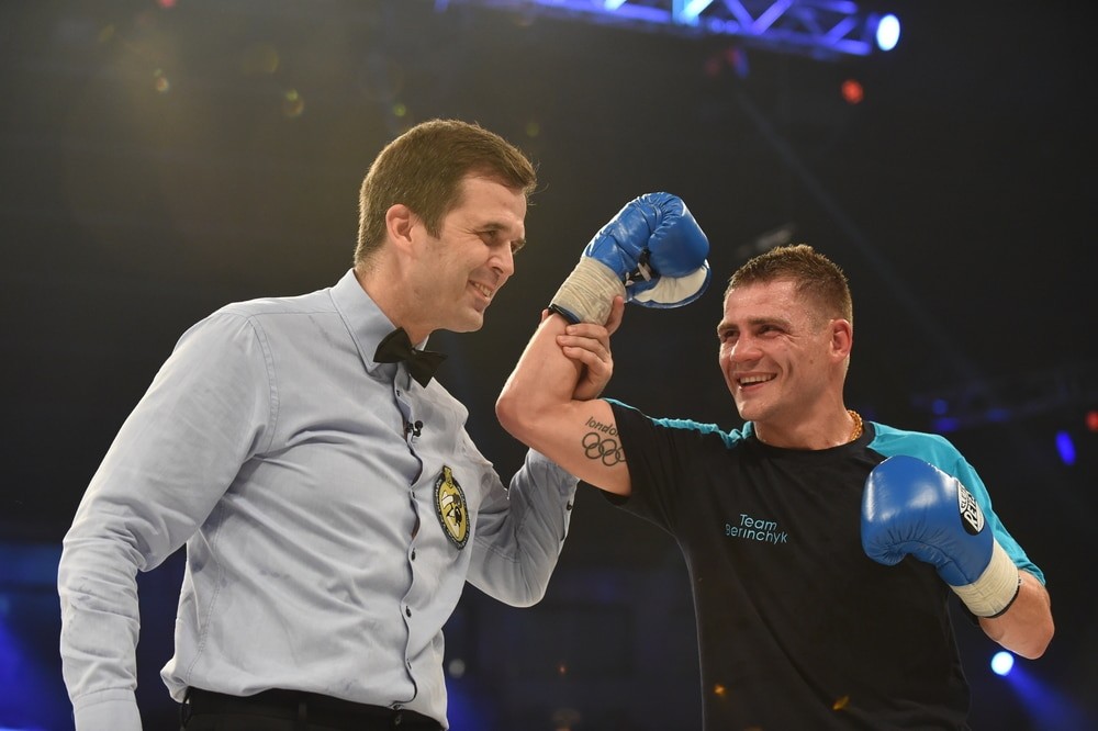 Українець Денис Берінчик став новим чемпіоном світу з боксу в легкій вазі