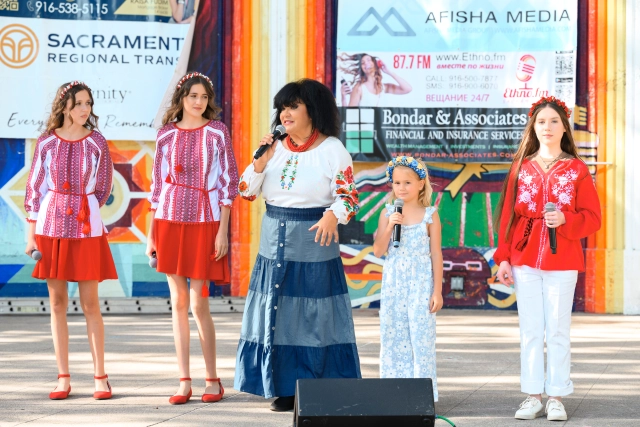 Конкурс вишиванок на фестивалі "Ярмарок"