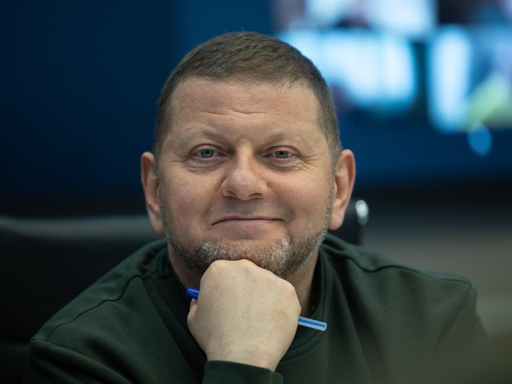 Залужний розпочав роботу послом у Сполученому Королівстві та показав перше фото