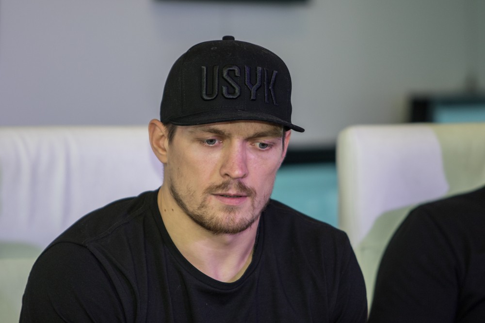 Українського боксера Олександра Усика звільнили після затримання в Польщі