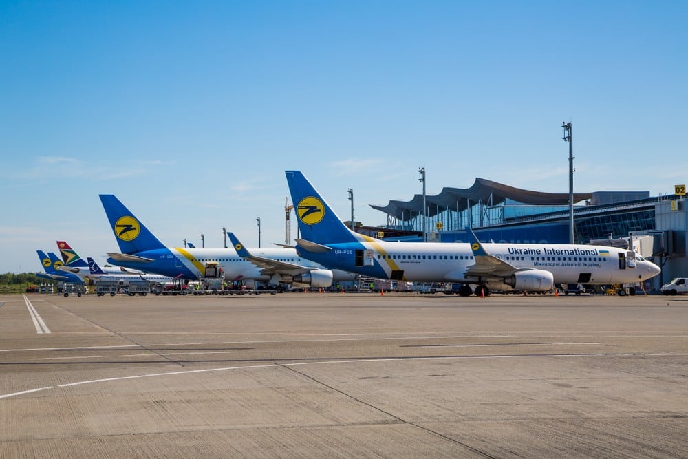 Авіарейси з України можуть відновити вже на початку 2025 року
