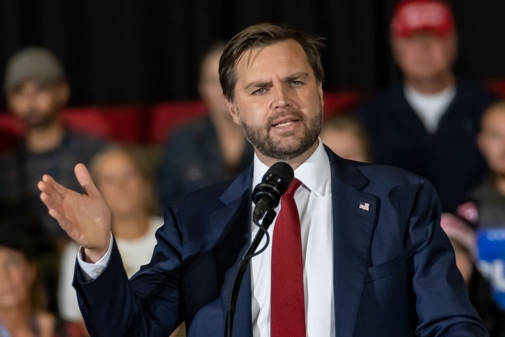 Венс розкритикував українців у США за підтримку України замість Америки
