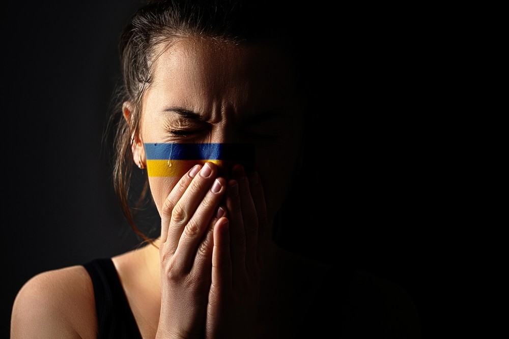 Як переживати потрясіння від подій вдома: пам’ятка-підтримка для українця за кордоном