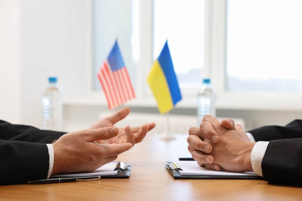 США скоротили суму "боргу" України за допомогу: що з угодою про копалини?