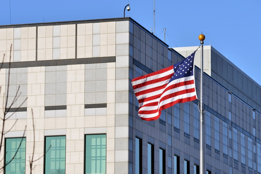 Джулі Девіс очолить посольство США в Україні після відставки Бріджит Брінк