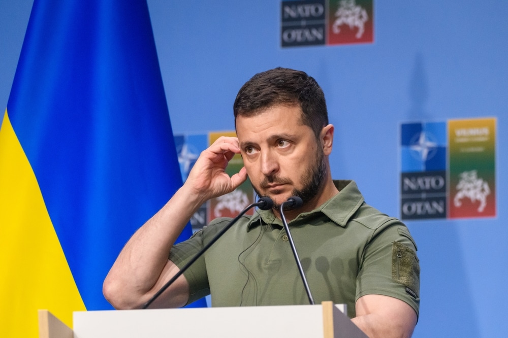 Підозра у шпигунстві: у ЄС звільнили перекладача після зустрічі із Зеленським