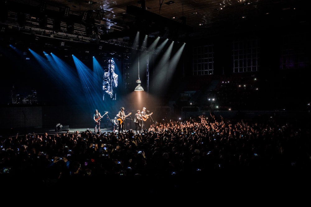 Під час концерту до 60-річчя Scorpions на сцену винесли прапор України. Відео