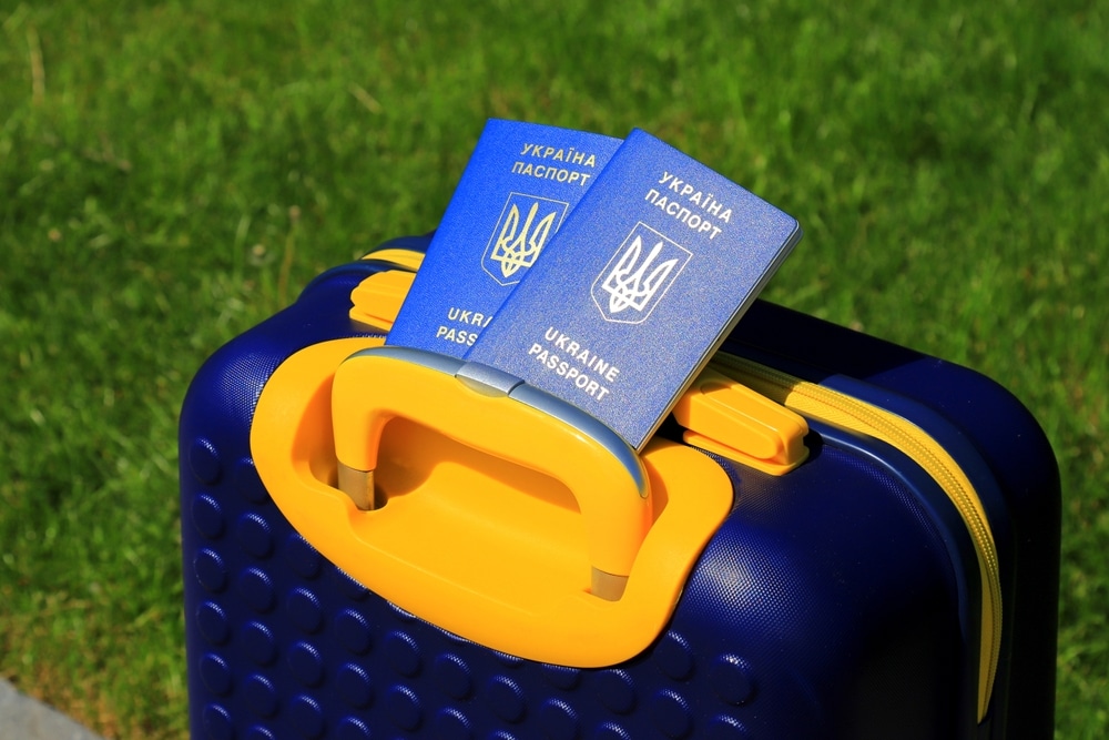 Чоловікам від 18 до 22 років дозволили виїзд з України під час війни