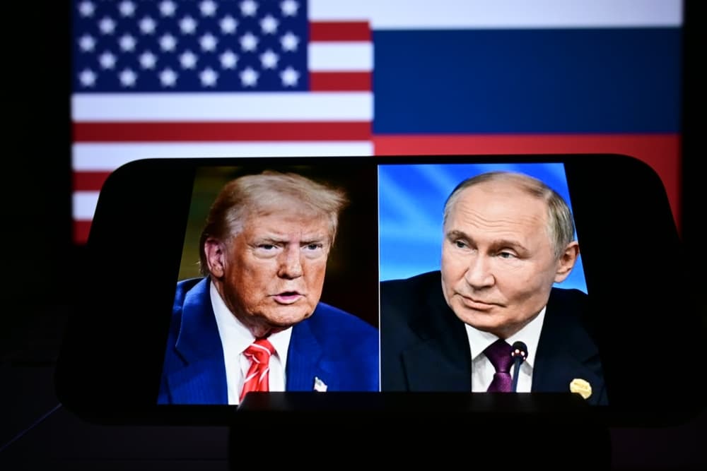 Трамп і Путін зустрінуться завтра: чого вони прагнуть та чим це загрожує Україні
